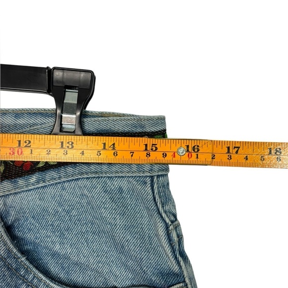 Y2K VTG Embroidered High Waist Boot Cut Light Wash Jeans Size 9 - Picture 9 of 12